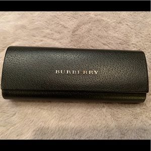 🕋 Burberry Eyeglass Case  🕋